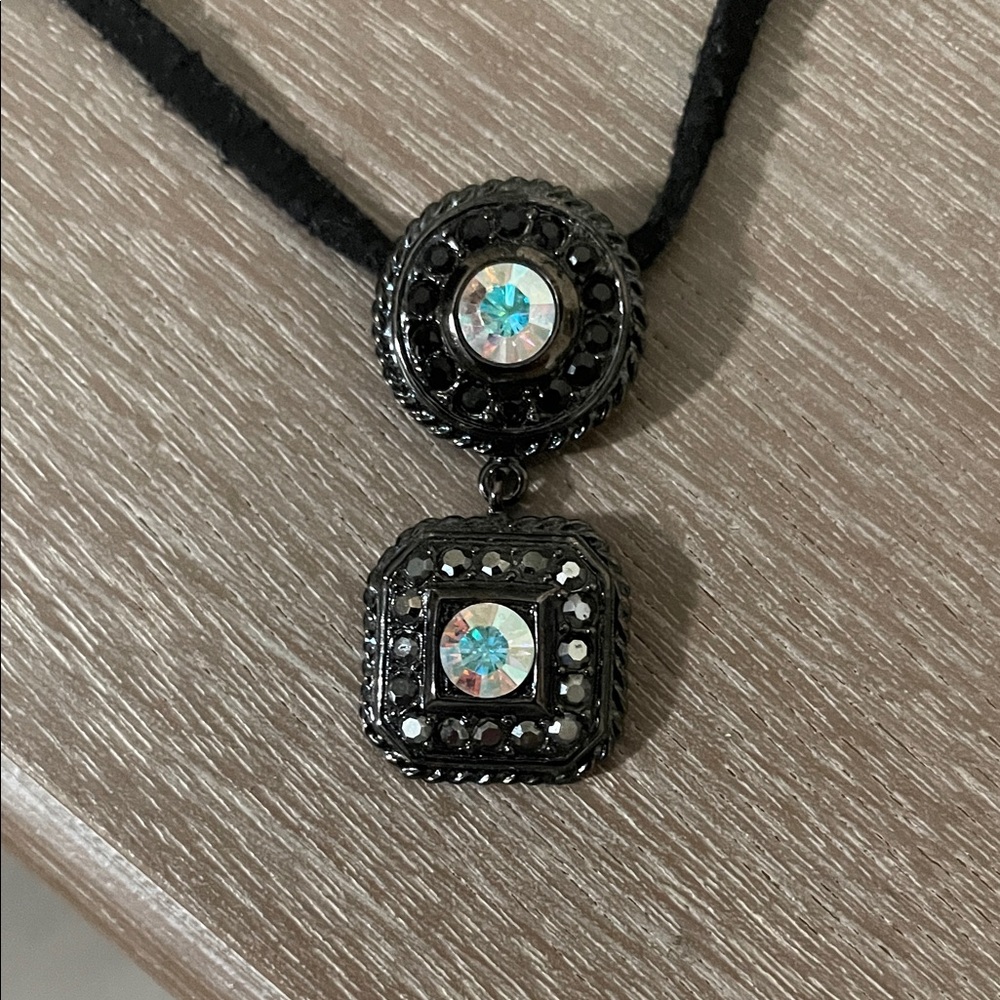 Hand Crafted Black and Silver Necklace - Picture 4 of 9
